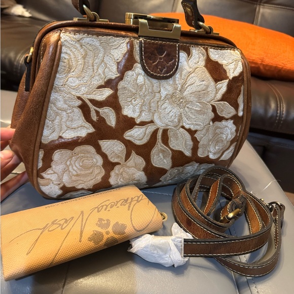Patricia Nash Brown and Cream Floral Shoulder Bag - Picture 8 of 10